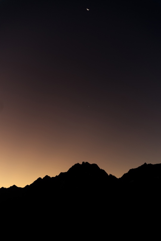 /mountain_sunrise_small.jpg